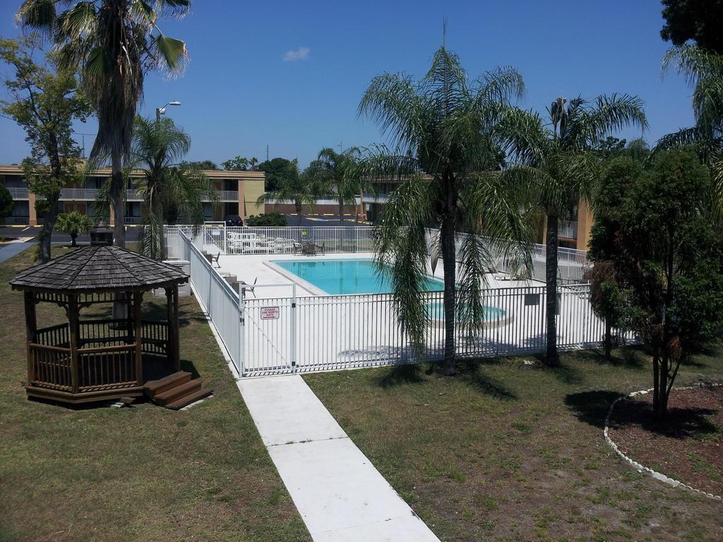 Quality Inn Saint Petersburg North-Tampa Bay St. Petersburg Exterior foto