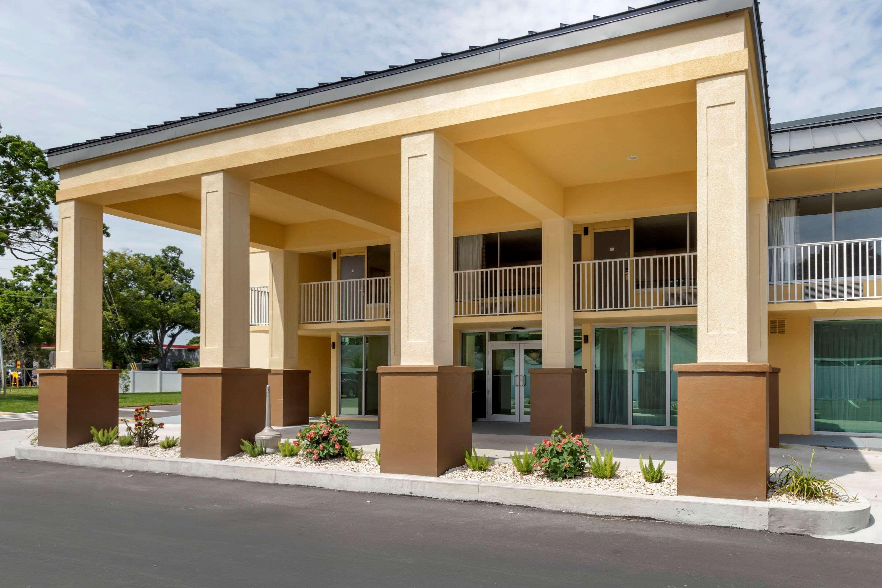 Quality Inn Saint Petersburg North-Tampa Bay St. Petersburg Exterior foto
