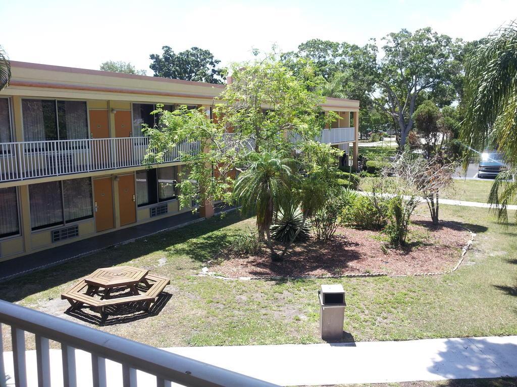 Quality Inn Saint Petersburg North-Tampa Bay St. Petersburg Exterior foto