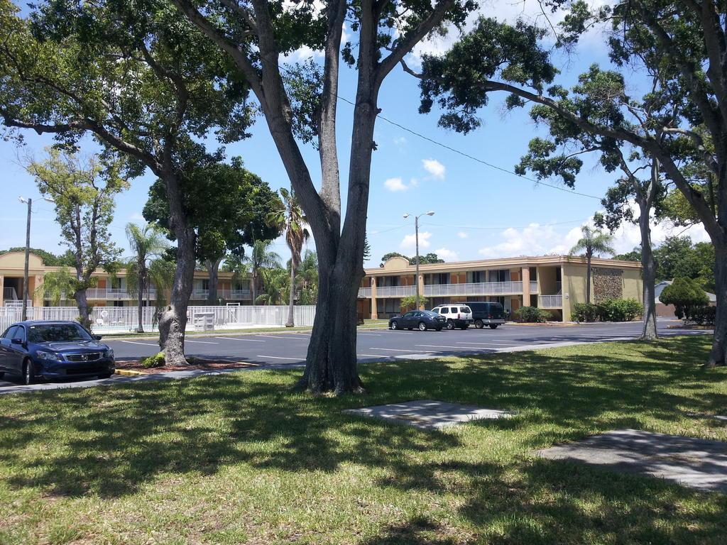 Quality Inn Saint Petersburg North-Tampa Bay St. Petersburg Exterior foto